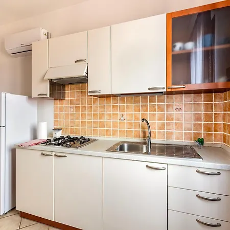 With 2 Shared Pools Near Sea Lejlighed *