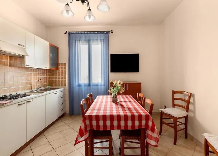 Apartament A 150 Meter Long Mare, 2 Fish,