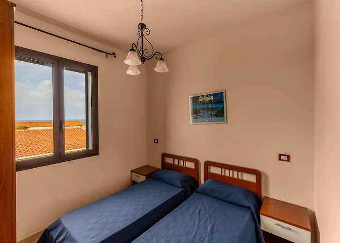 A 150 Meter Long Mare, 2 Fish, Apartament